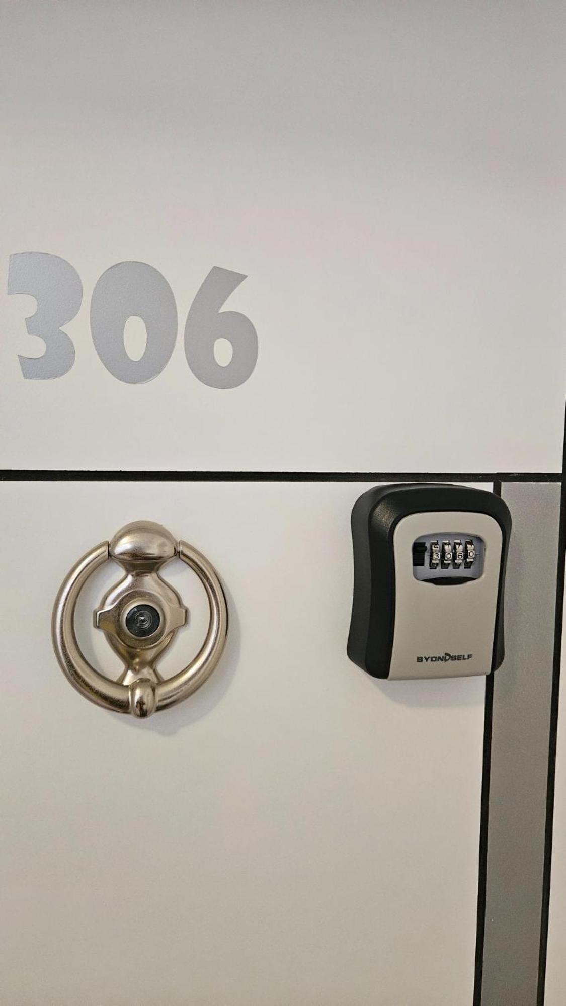 Airport Residence Otopeni Eksteriør billede